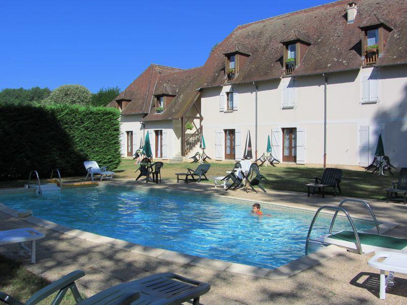 Hotel Du Parc Thonac Exterior photo